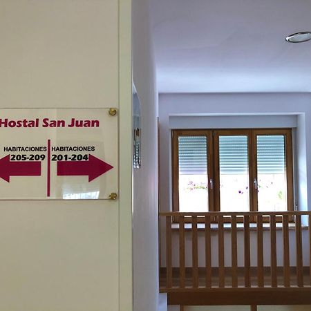 Sahagún Hostal San Juan מראה חיצוני תמונה