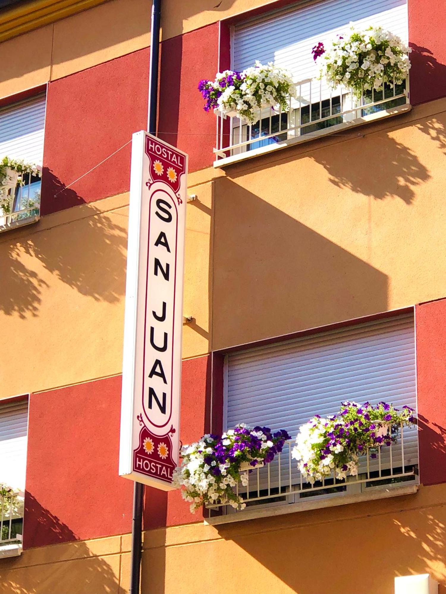 Sahagún Hostal San Juan מראה חיצוני תמונה